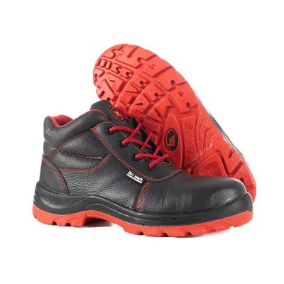 Bota no metálica TYR S3S MAX de piel hidrofugada