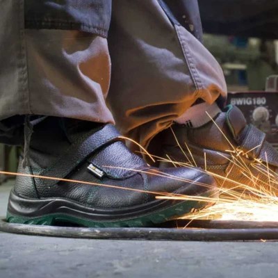 Bota metálica HODUR S3 de piel hidrofugada